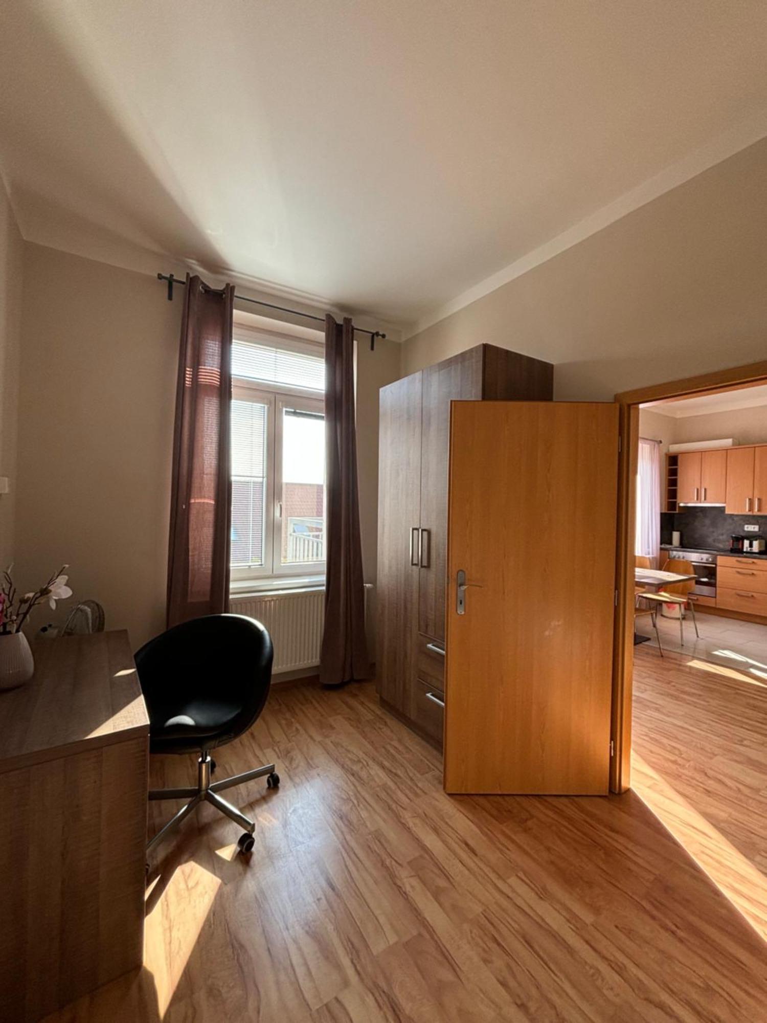 Penzion Apartmany Resident ปอดเยบราดิ ภายนอก รูปภาพ